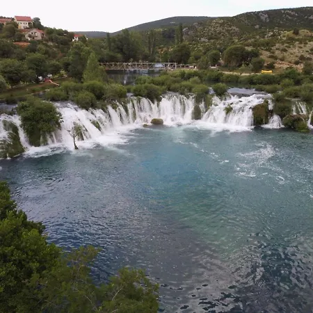 Apartmani Most Maslenica