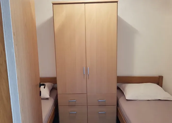 아파트 Apartmani Most 마슬레니차